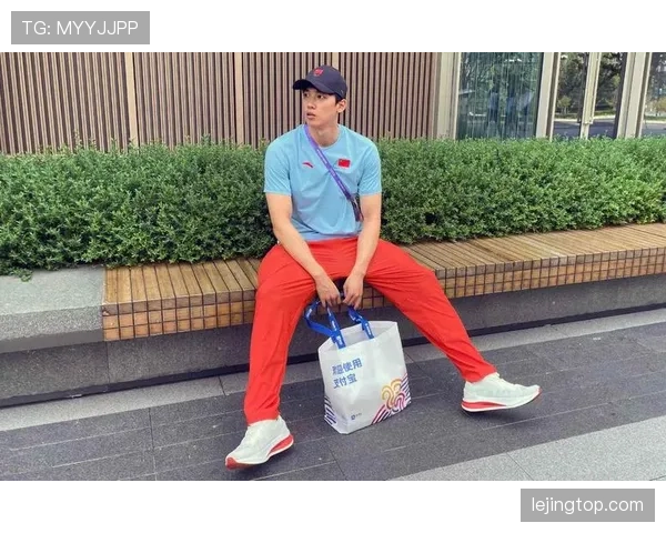 汪顺家的冰箱里塞满蛋白粉，连饮料都是按秒掐着喝的